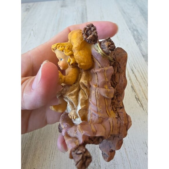 Vintage baby Jesus nativity crib resin Xmas statue decor - Picture 3 of 7